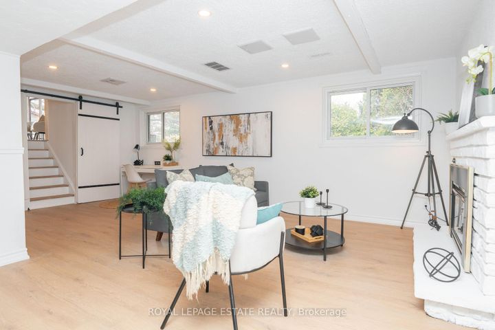 Photo 18 at 474 Sandlewood Road, WO West, Oakville