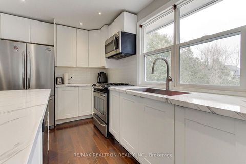 Photo 8 at 36 Farr Avenue, Sharon, East Gwillimbury