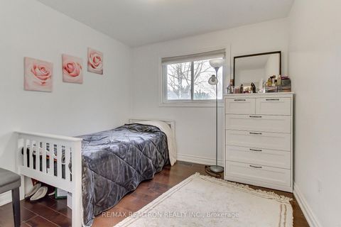 Photo 15 at 36 Farr Avenue, Sharon, East Gwillimbury