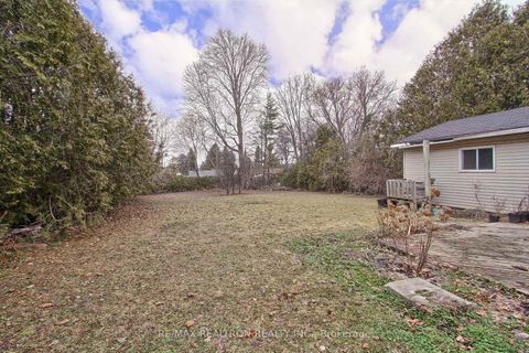 Photo 18 at 36 Farr Avenue, Sharon, East Gwillimbury