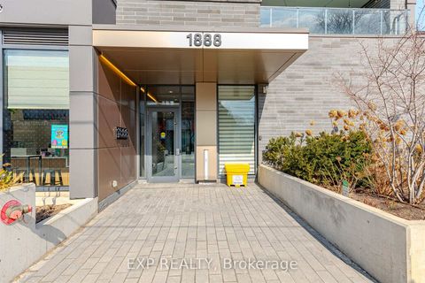 Photo 3 at 403 - 1888 Queen Street E, The Beaches, Toronto