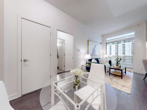 Photo 2 at 213 - 2221 Yonge Street, Mount Pleasant West, Toronto