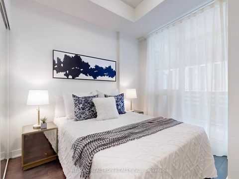 Photo 8 at 213 - 2221 Yonge Street, Mount Pleasant West, Toronto