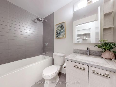 Photo 9 at 213 - 2221 Yonge Street, Mount Pleasant West, Toronto