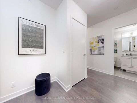 Photo 11 at 213 - 2221 Yonge Street, Mount Pleasant West, Toronto