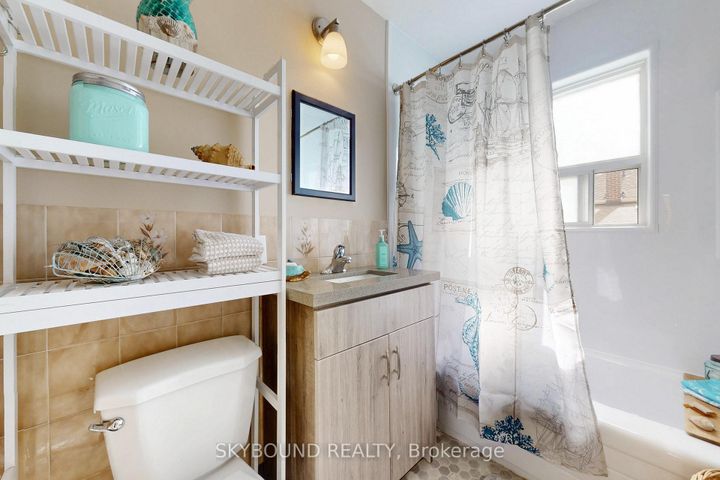 Photo 18 at 139 Tower Drive, Maryvale, Toronto