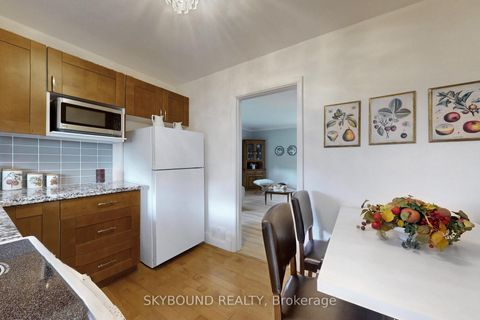 Photo 7 at 139 Tower Drive, Maryvale, Toronto