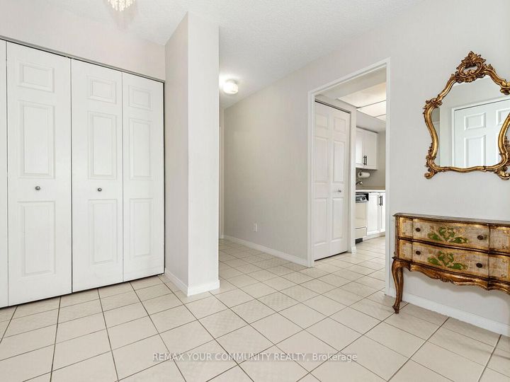 Photo 5 at 801 - 1155 Bough Beeches Boulevard, Rathwood, Mississauga