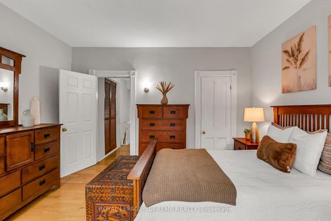 Photo 23 at 163 Beaconsfield Avenue, Little Portugal, Toronto