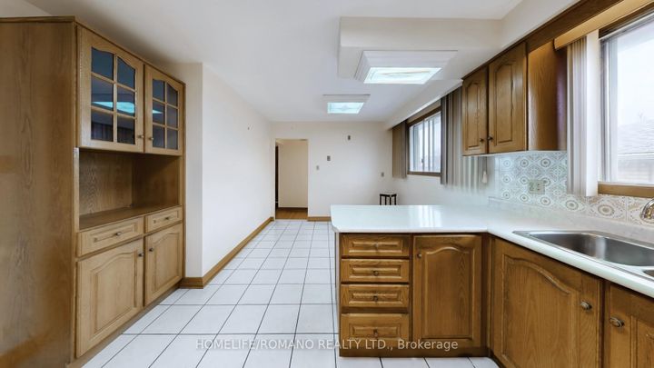 Photo 13 at 43 Warfield Drive, Pleasant View, Toronto