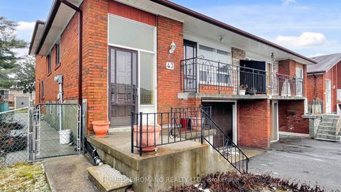 Photo 2 at 43 Warfield Drive, Pleasant View, Toronto