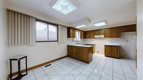 Photo 8 at 43 Warfield Drive, Pleasant View, Toronto