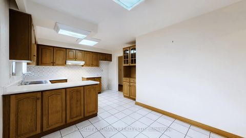 Photo 9 at 43 Warfield Drive, Pleasant View, Toronto