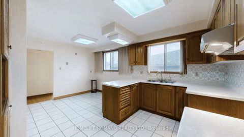 Photo 12 at 43 Warfield Drive, Pleasant View, Toronto