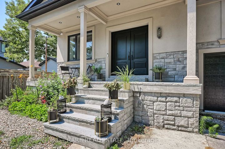Photo 1 at 32 Bradfield Avenue W, City Centre West, Toronto