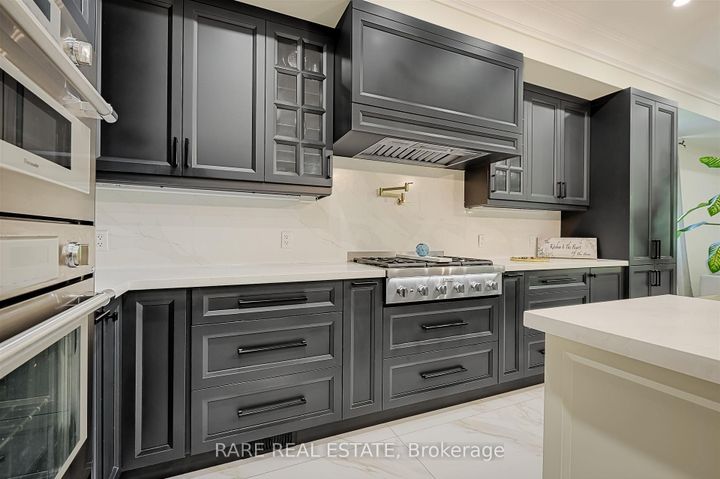 Photo 4 at 32 Bradfield Avenue W, City Centre West, Toronto