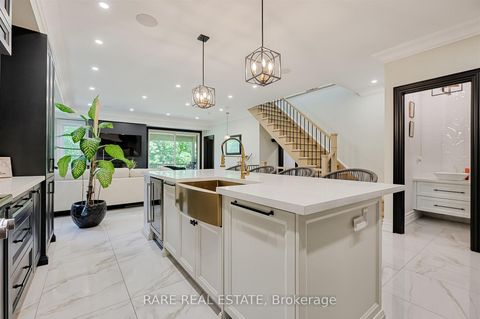 Photo 6 at 32 Bradfield Avenue W, City Centre West, Toronto