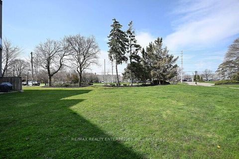 Photo 36 at 120 - 2001 Bonnymede Drive, Clarkson, Mississauga