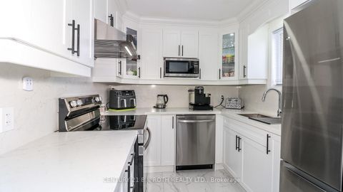 Photo 11 at 3 Coleman Drive, Edgehill Drive, Barrie