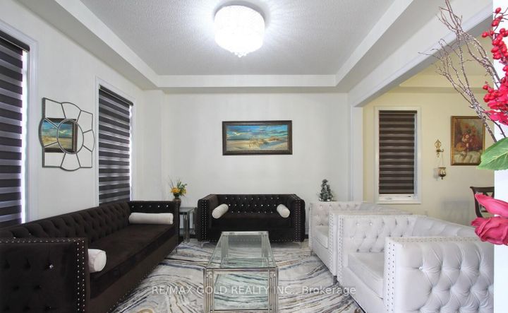 Photo 6 at 14 Ladbrook Crescent, Credit Valley, Brampton