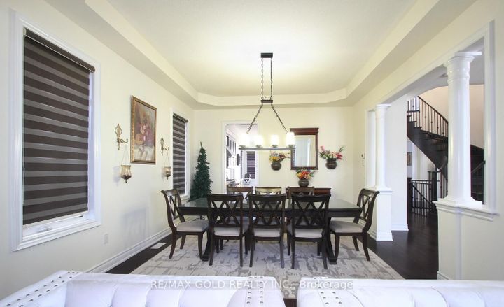 Photo 9 at 14 Ladbrook Crescent, Credit Valley, Brampton