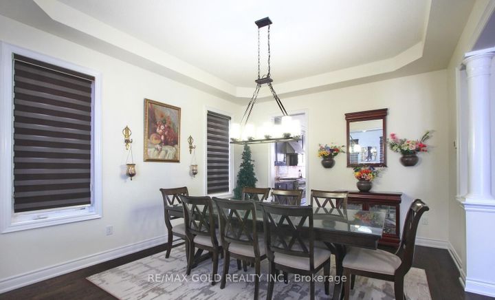 Photo 10 at 14 Ladbrook Crescent, Credit Valley, Brampton