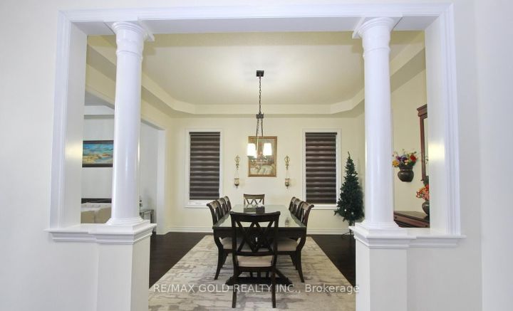 Photo 11 at 14 Ladbrook Crescent, Credit Valley, Brampton