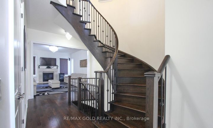 Photo 12 at 14 Ladbrook Crescent, Credit Valley, Brampton