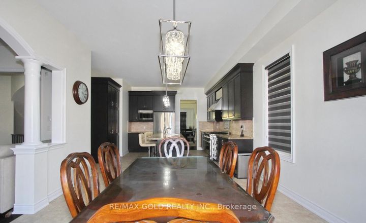 Photo 18 at 14 Ladbrook Crescent, Credit Valley, Brampton