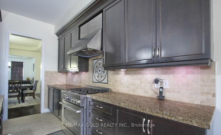 Photo 20 at 14 Ladbrook Crescent, Credit Valley, Brampton