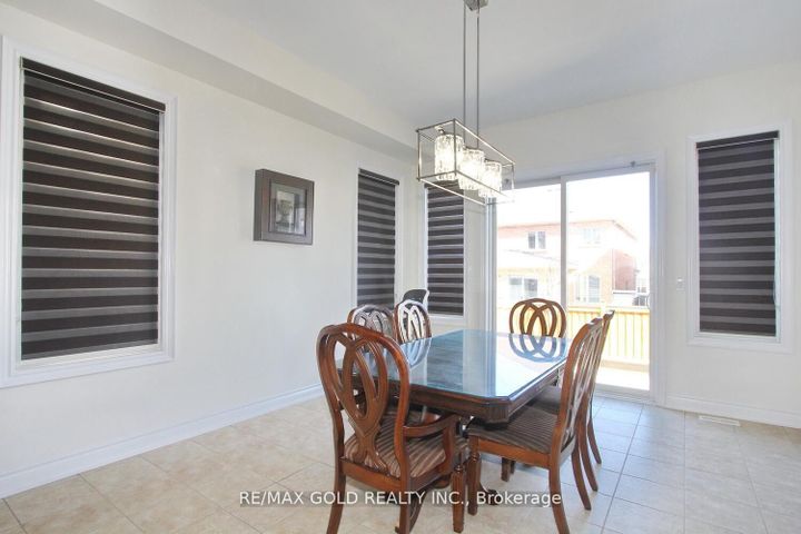 Photo 22 at 14 Ladbrook Crescent, Credit Valley, Brampton