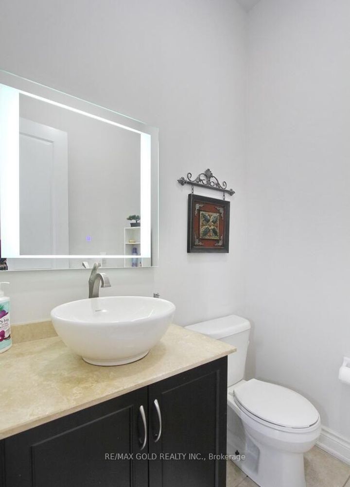 Photo 25 at 14 Ladbrook Crescent, Credit Valley, Brampton