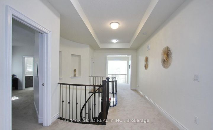 Photo 32 at 14 Ladbrook Crescent, Credit Valley, Brampton