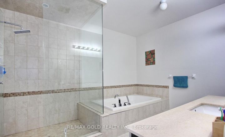 Photo 39 at 14 Ladbrook Crescent, Credit Valley, Brampton