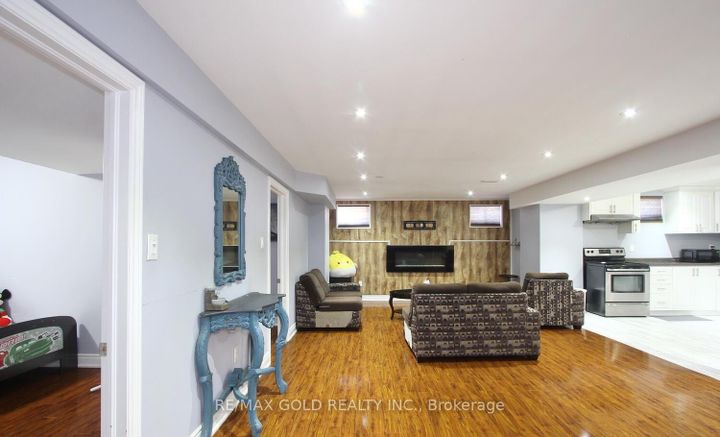 Photo 46 at 14 Ladbrook Crescent, Credit Valley, Brampton