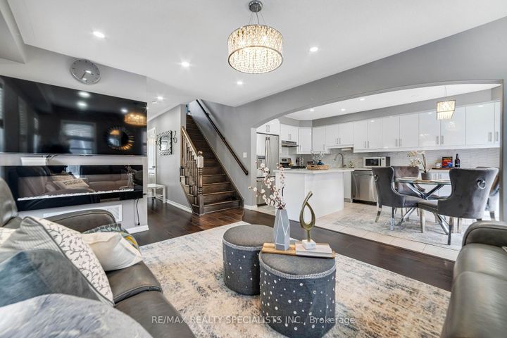 Photo 7 at 22 Apple Valley Way, Bram East, Brampton