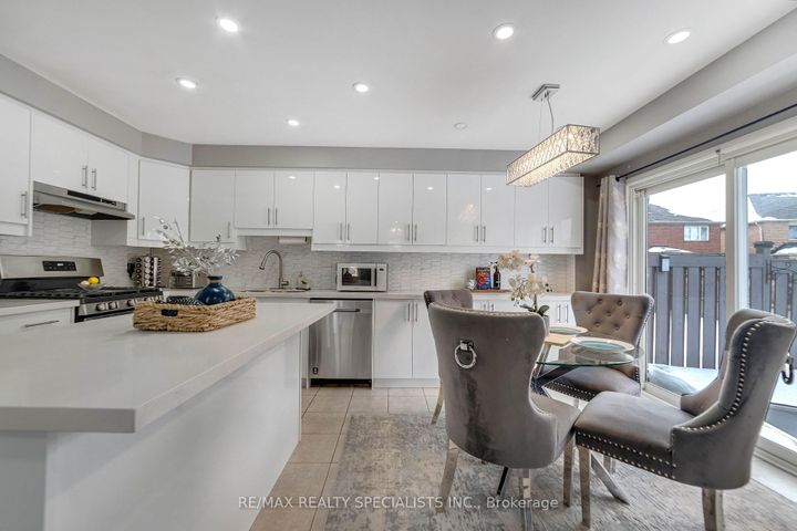 Photo 8 at 22 Apple Valley Way, Bram East, Brampton