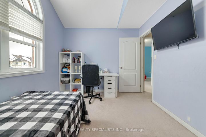 Photo 23 at 22 Apple Valley Way, Bram East, Brampton