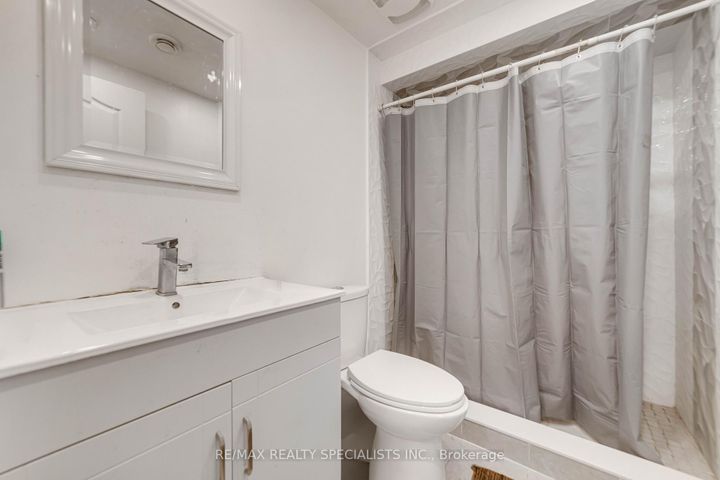 Photo 32 at 22 Apple Valley Way, Bram East, Brampton