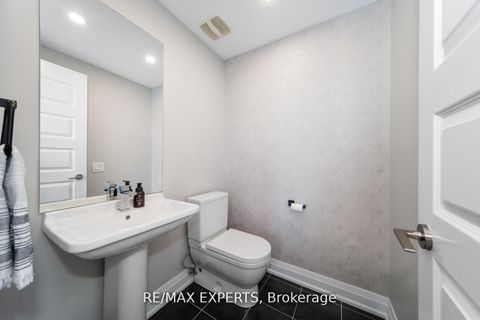 Photo 16 at 40 - 8167 Kipling Avenue, West Woodbridge, Vaughan