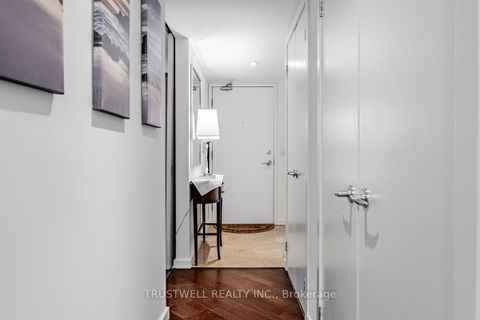 Photo 10 at 511 - 208 Queens Quay W, Waterfront Communities C1, Toronto