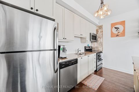 Photo 11 at 110 - 12 Woodstream Boulevard, Vaughan Grove, Vaughan