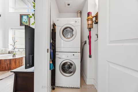 Photo 13 at 110 - 12 Woodstream Boulevard, Vaughan Grove, Vaughan