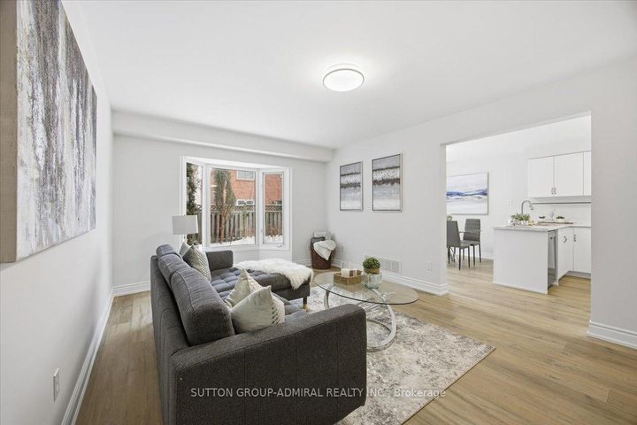 Photo 3 at 137 Chelwood Drive, Brownridge, Vaughan