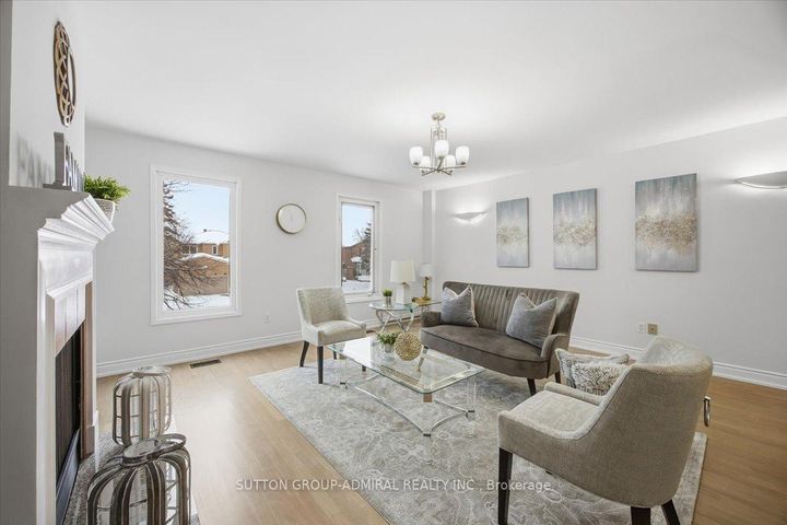 Photo 14 at 137 Chelwood Drive, Brownridge, Vaughan