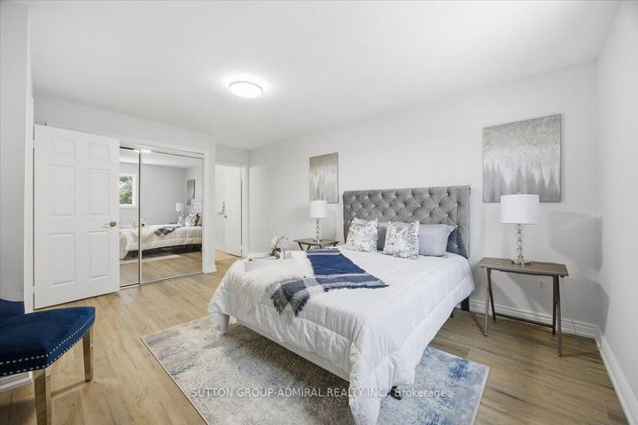 Photo 16 at 137 Chelwood Drive, Brownridge, Vaughan