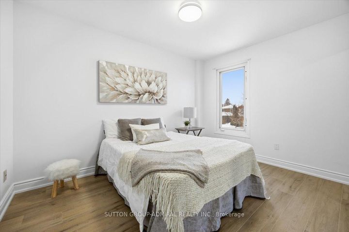 Photo 18 at 137 Chelwood Drive, Brownridge, Vaughan