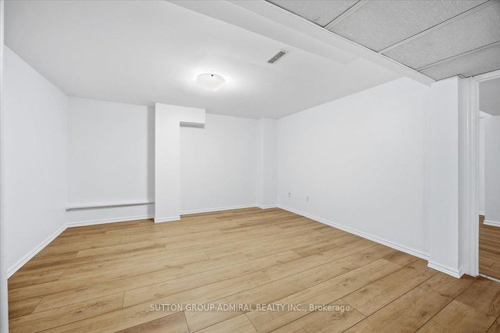 Photo 27 at 137 Chelwood Drive, Brownridge, Vaughan