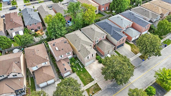 Photo 38 at 137 Chelwood Drive, Brownridge, Vaughan
