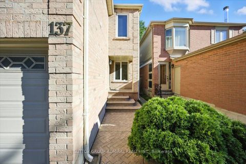 Photo 1 at 137 Chelwood Drive, Brownridge, Vaughan